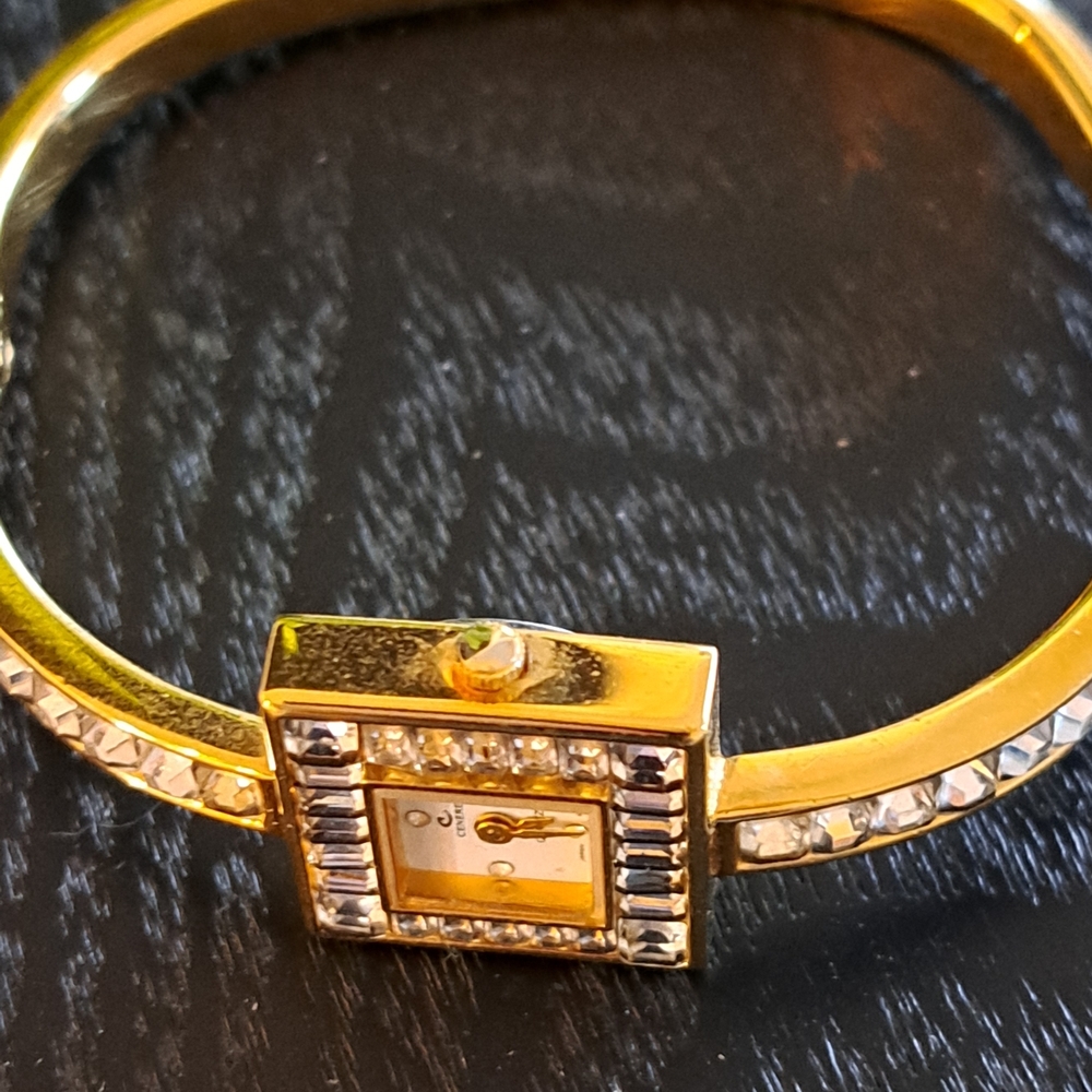 Elegant Gold and Silver Women's Bracelet